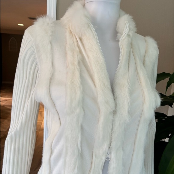 Gaby & Eden  Fur Trimmed Zip-Up Sweater - Picture 9 of 10